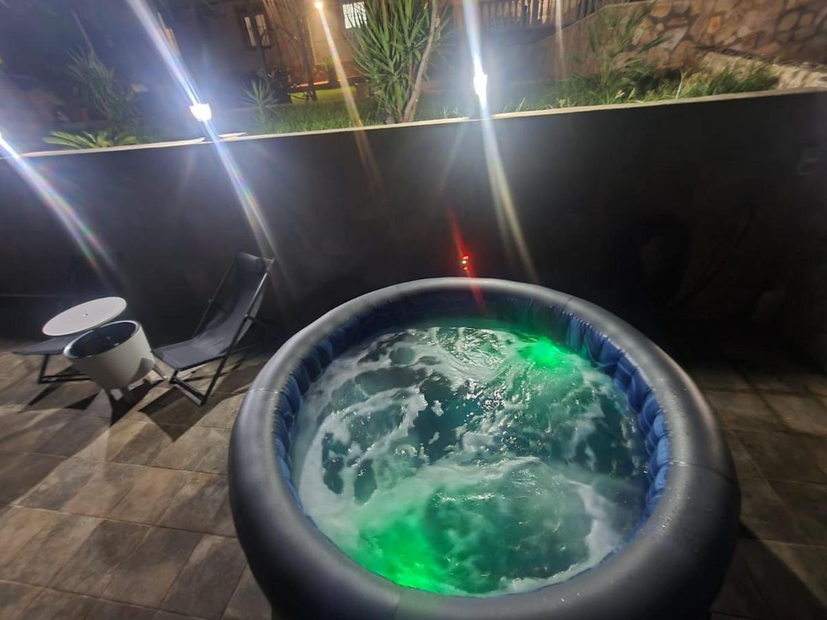 Turís Buen Estar, Piscina, Barbacoa, Jacuzzi En Valenciaヴィラ エクステリア 写真